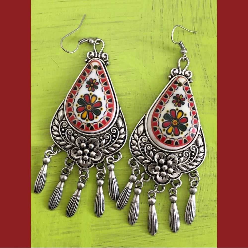 Lightweight Dangling Earrings